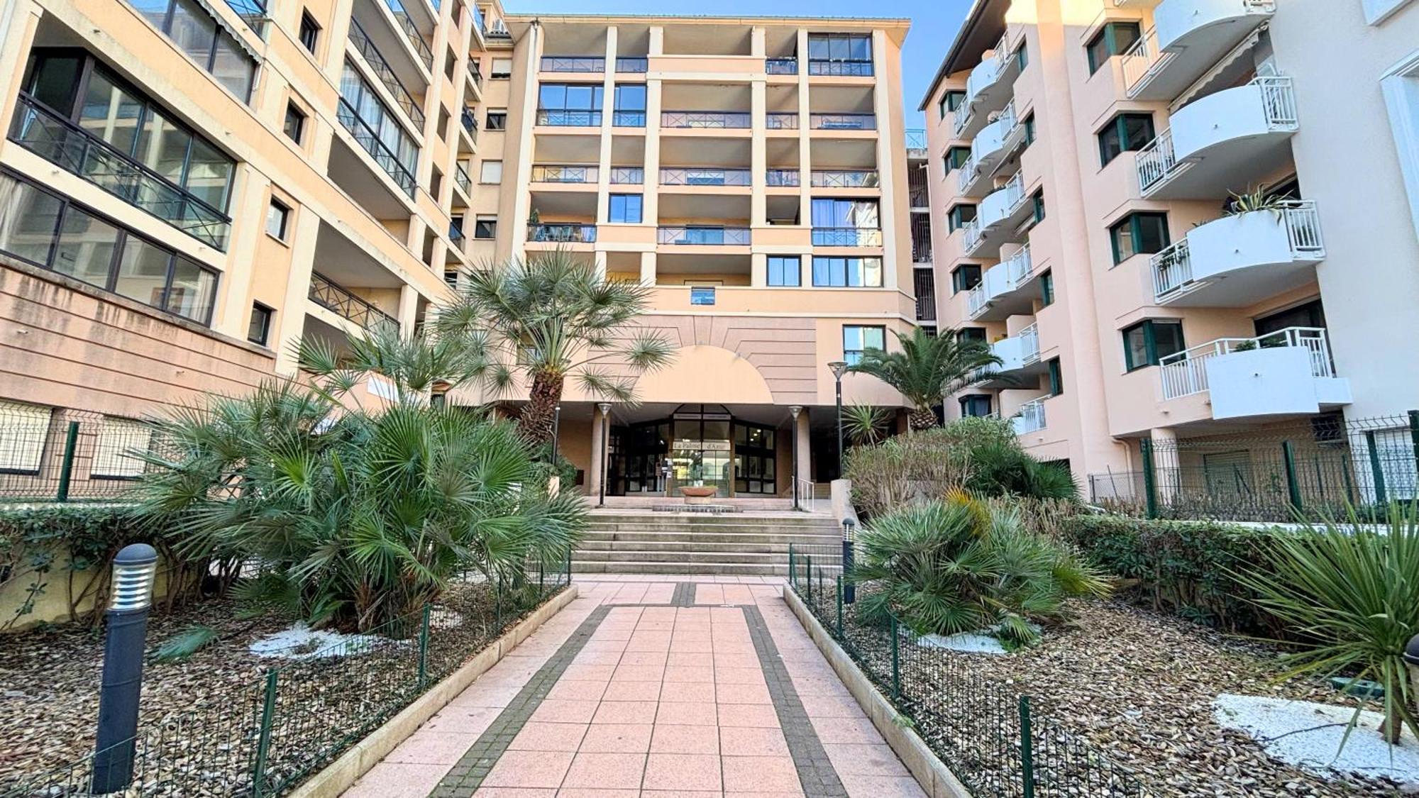 Appartement 556, Vue Mer Et Piscine By Palmazur Vacances Cannes Exteriör bild